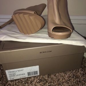 NEVER Been worn Tan BCBG Ankle Boot